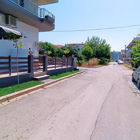 Filippou Luxury Apartments Floyitá Eksteriør bilde