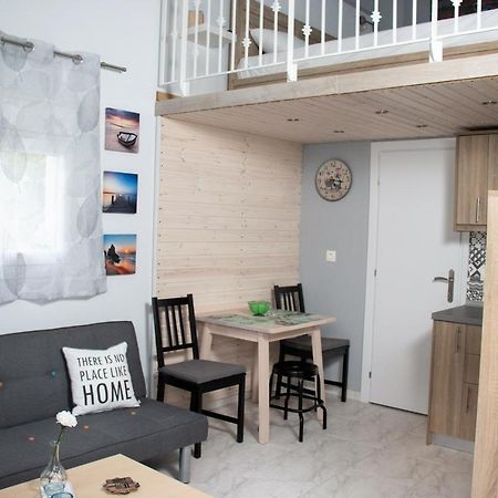 Filippou Luxury Apartments Floyitá Eksteriør bilde