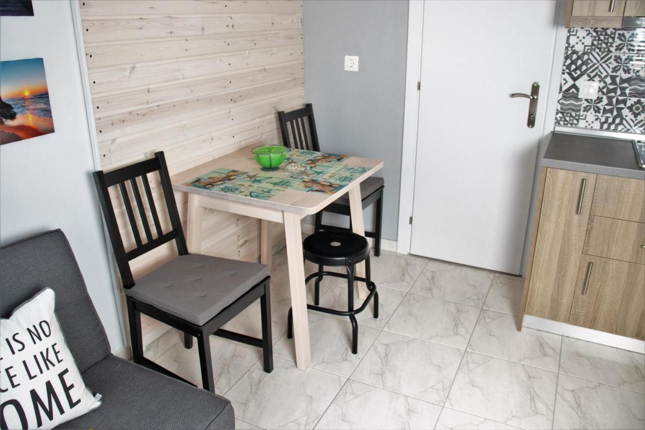 Filippou Luxury Apartments Floyitá Eksteriør bilde