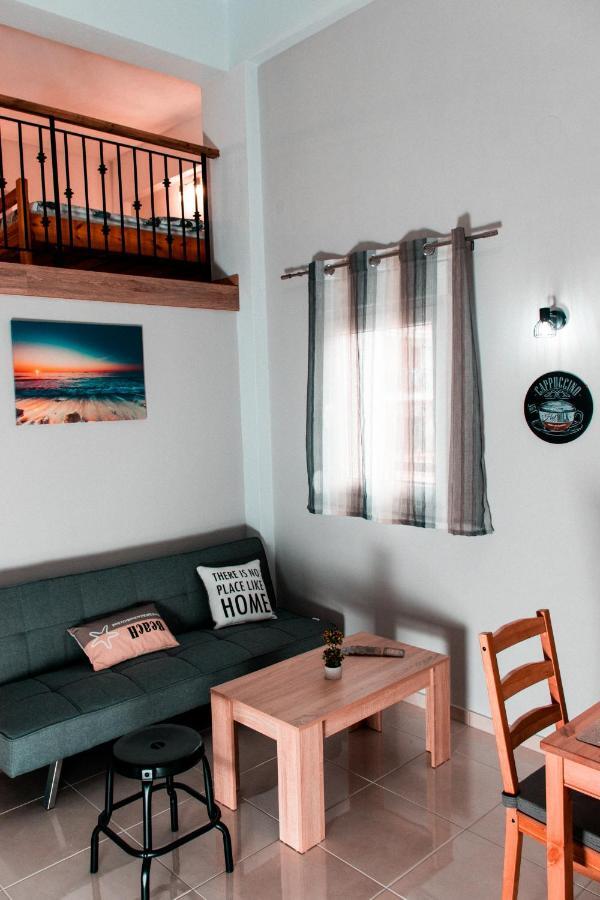 Filippou Luxury Apartments Floyitá Eksteriør bilde