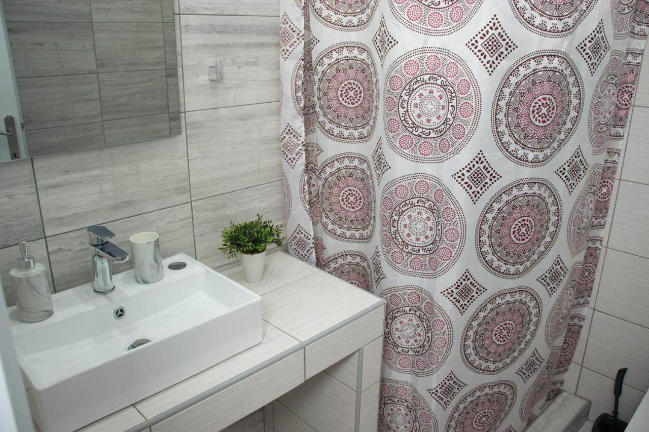 Filippou Luxury Apartments Floyitá Eksteriør bilde