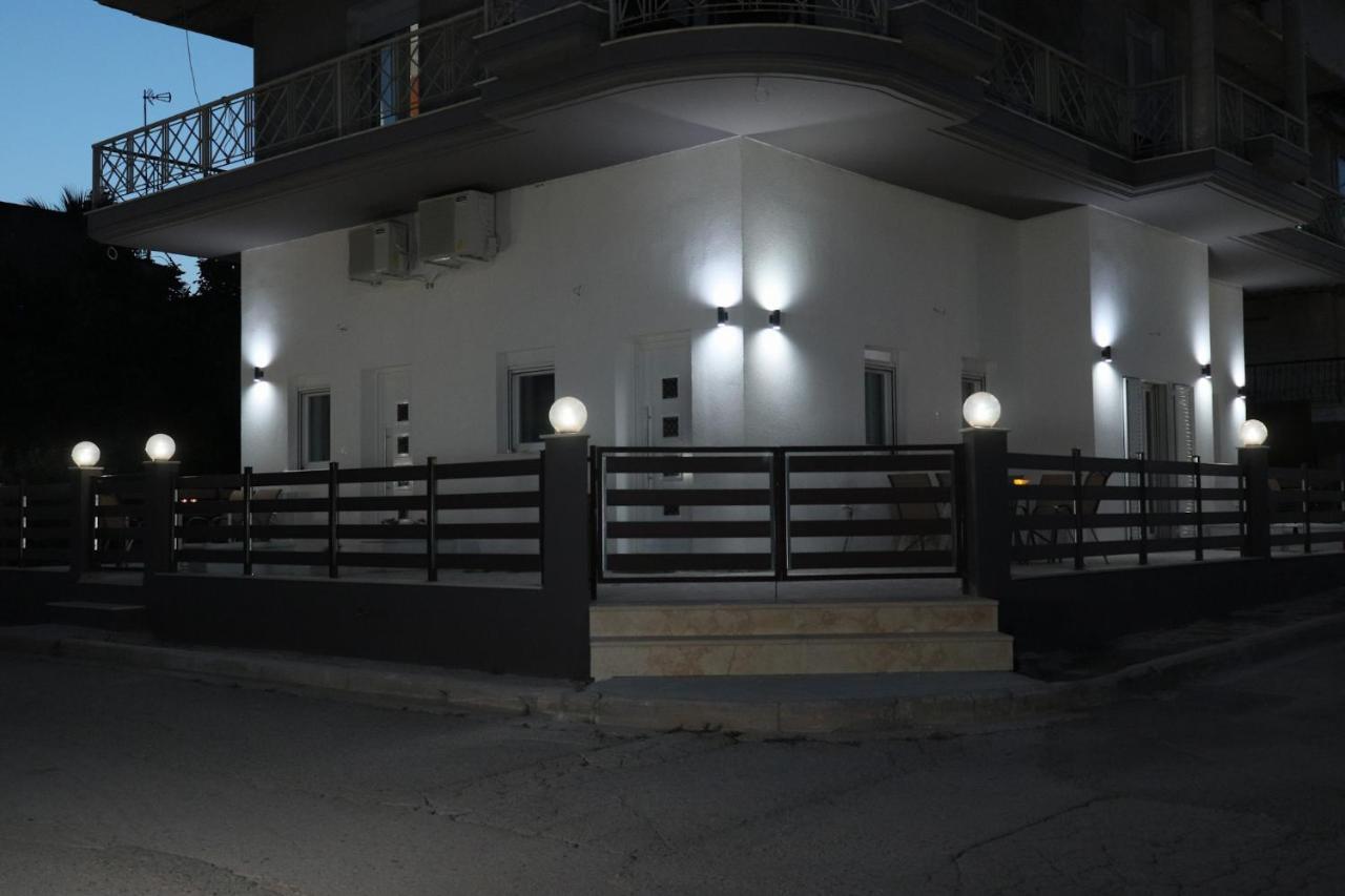 Filippou Luxury Apartments Floyitá Eksteriør bilde